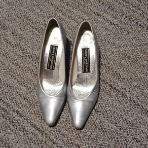 Stuart Weitzman pumps - 6.5 Narrow.